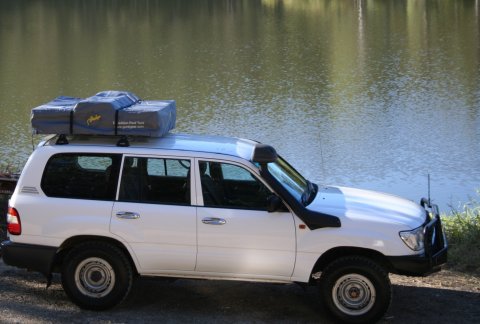 Gordigear Dachzelt Plus auf Auto montiert